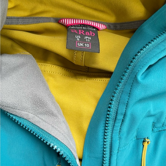 New Rab Women's Upslope waterproof light winter Jacket-size Small - Picture 2 of 9